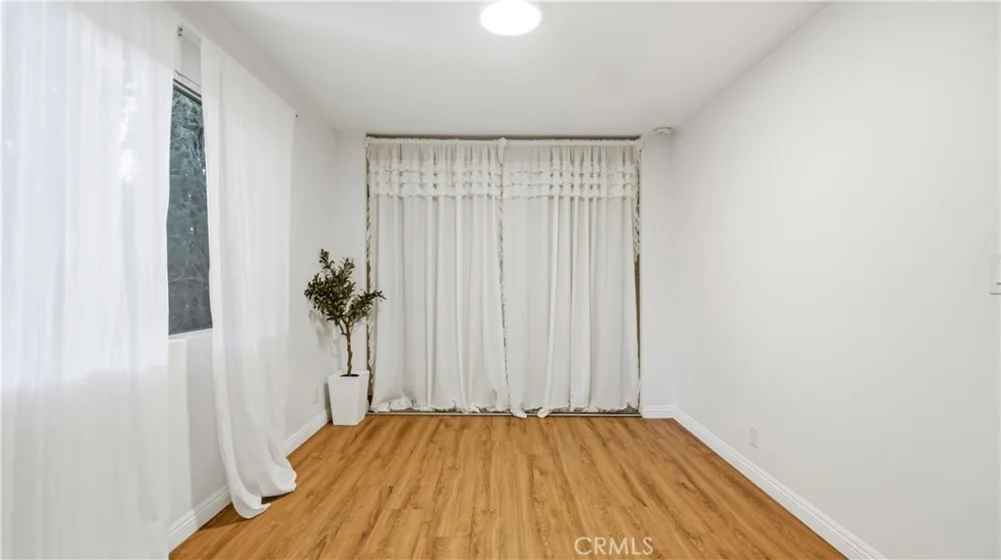 432 S Oak Knoll Avenue #4 photo 16
