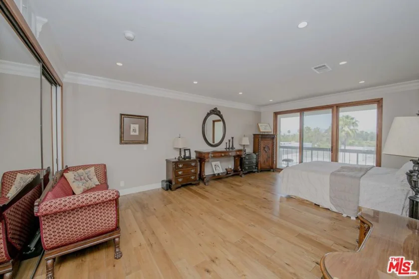 4460 Wilshire Boulevard #705 photo 20