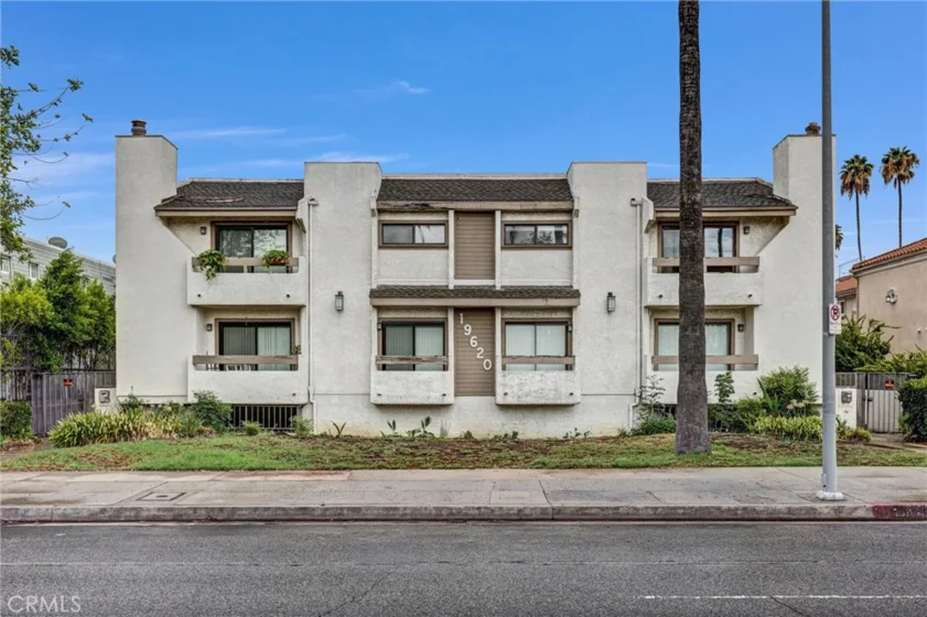 19620 Sherman Way Unit 1 photo 1