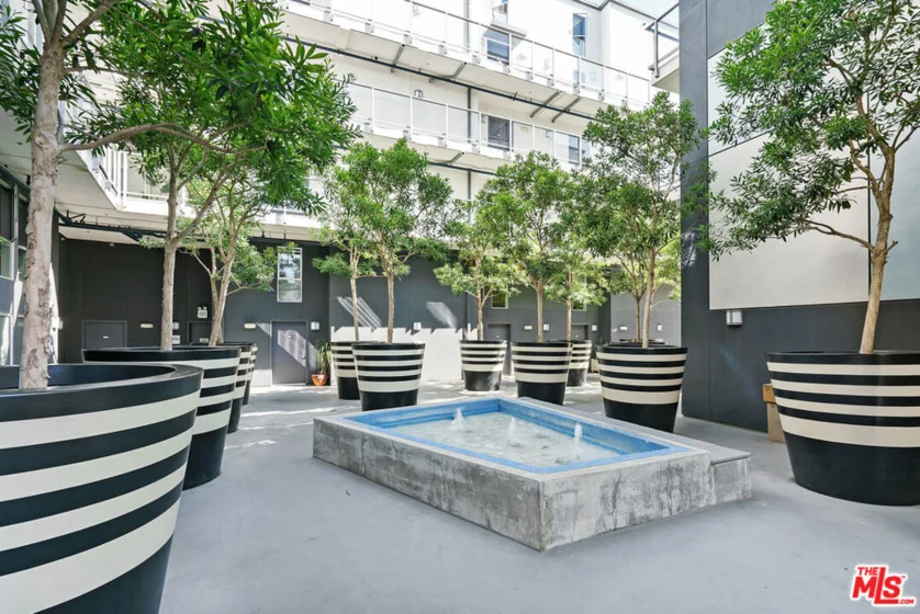 4215 Glencoe Avenue #405 photo 33