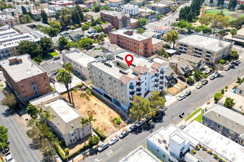 908 S Ardmore Avenue #304 photo 21