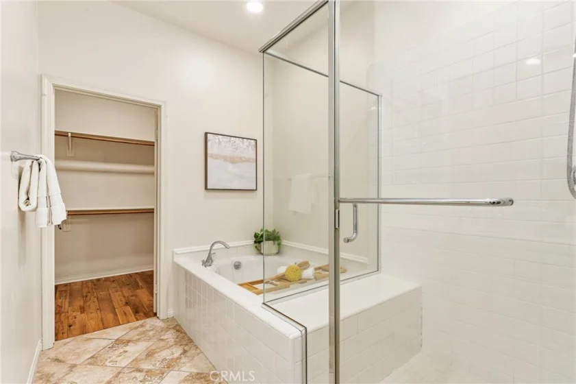 31 Roycroft photo 24