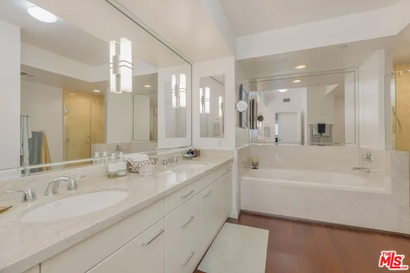 13600 Marina Pointe Drive #1704 photo 17