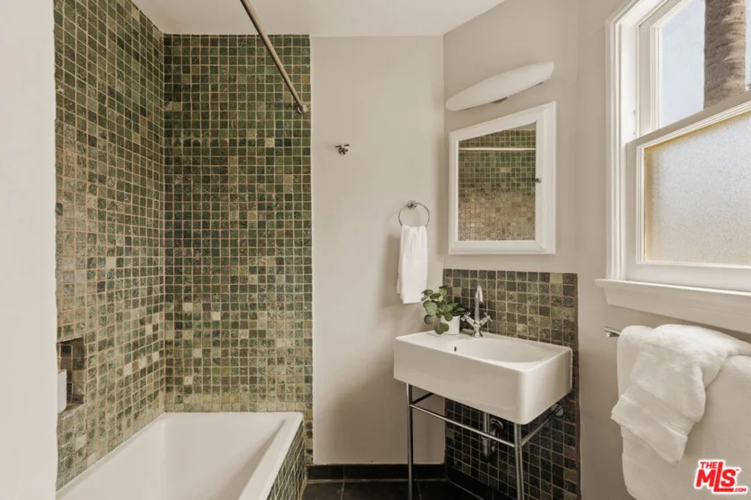 2264 29th Street #A photo 11