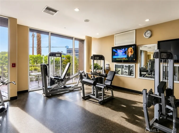 629 Traction #403 photo 8