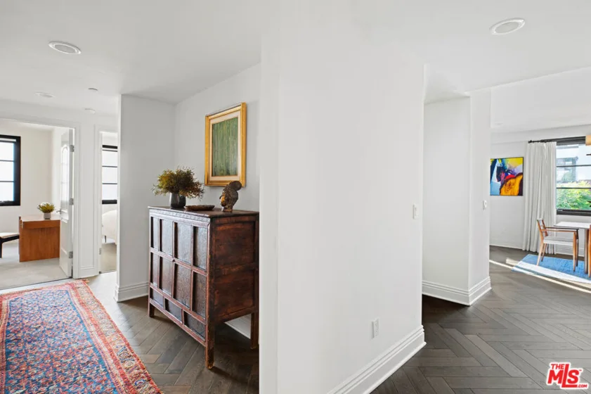 718 N Croft Avenue #201 photo 8
