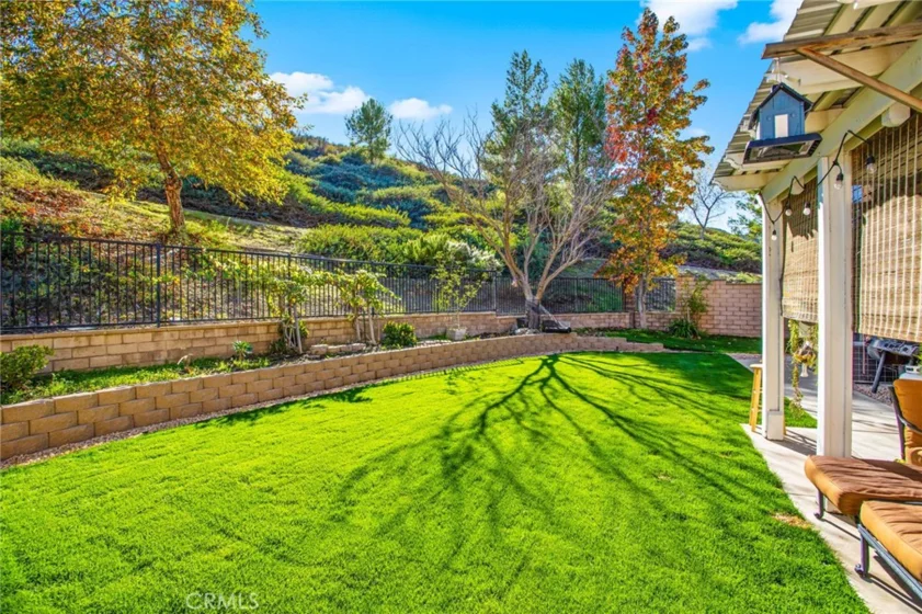 22862 Montanya photo 38