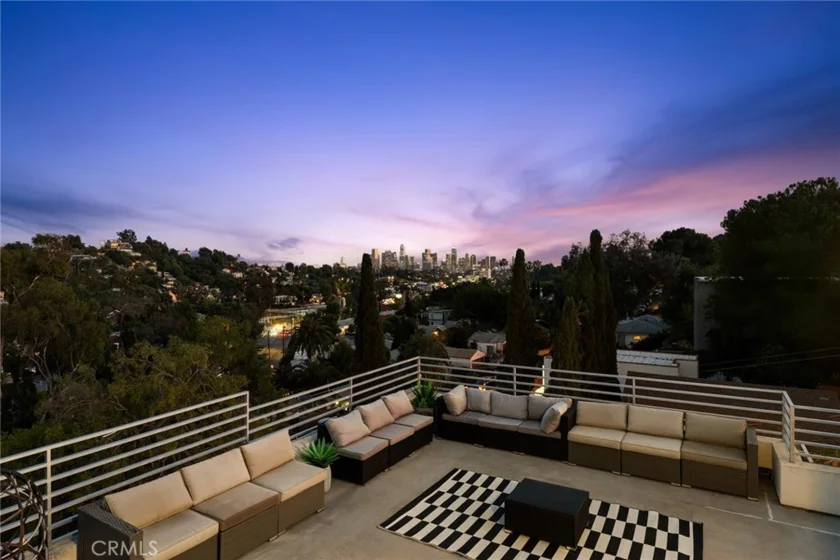 2311 Cove photo 37