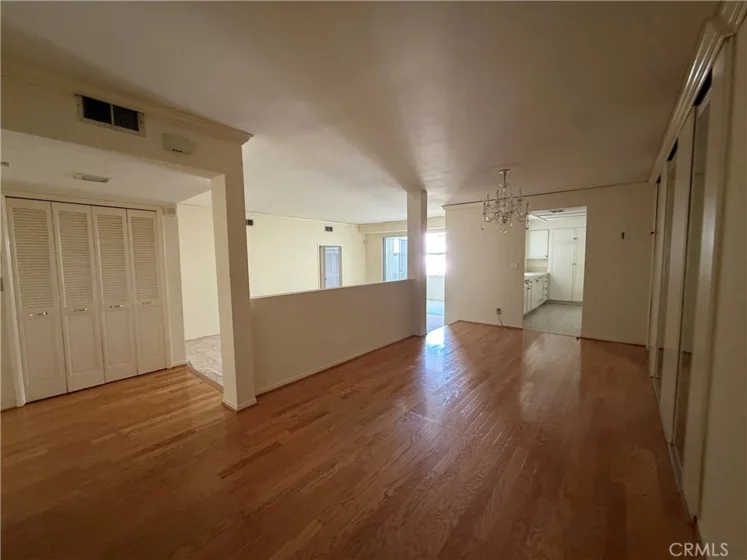 14144 Dickens #310 photo 5