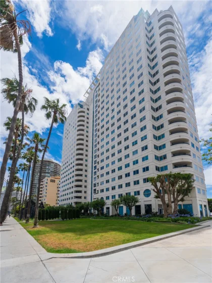 525 E Seaside #1802 photo 2