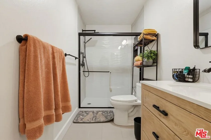 1140 E Ocean Boulevard #220 photo 25