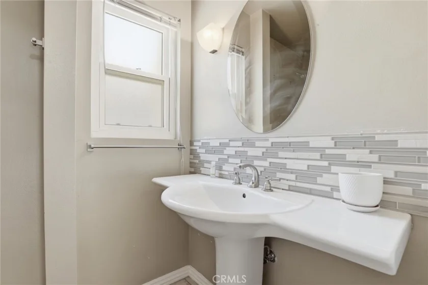 5218 Lindley Avenue #3 photo 25