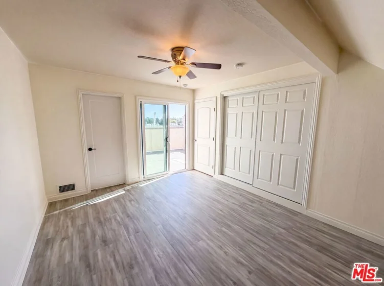 87 Pearl photo 10