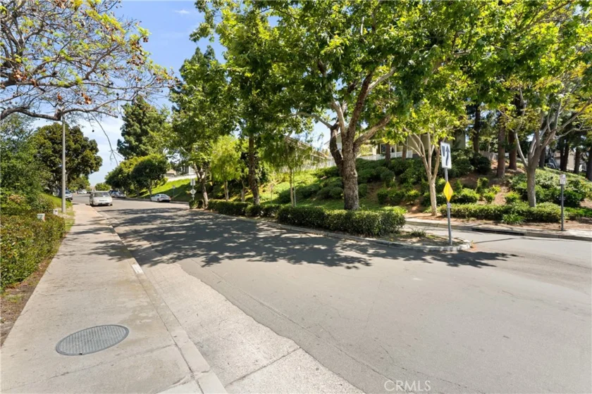 18 Laurel photo 18