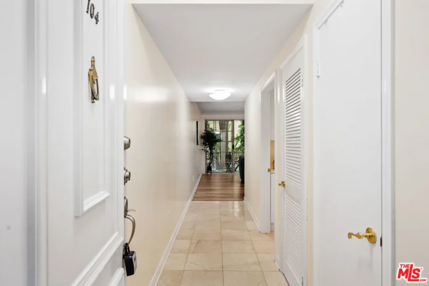 1375 Kelton Avenue #104 photo 34