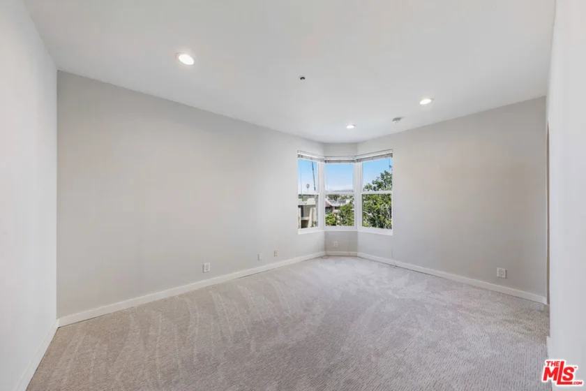 620 S Gramercy Place #320 photo 4