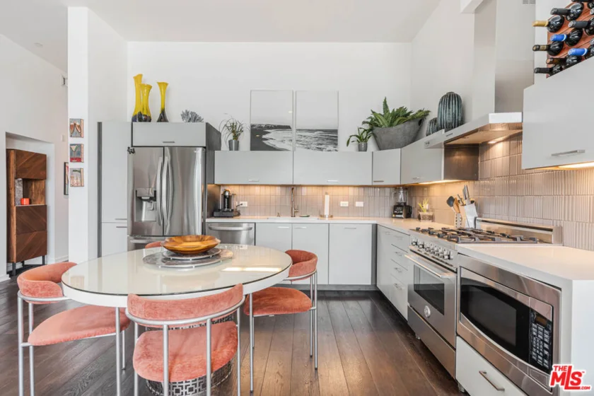 751 N Fairfax Avenue #4 photo 20