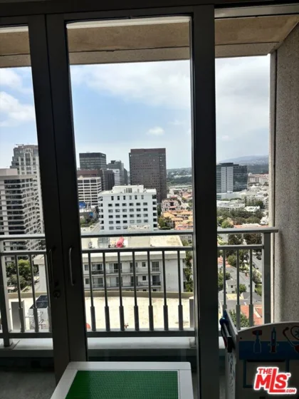 10727 Wilshire Boulevard #2002 photo 16