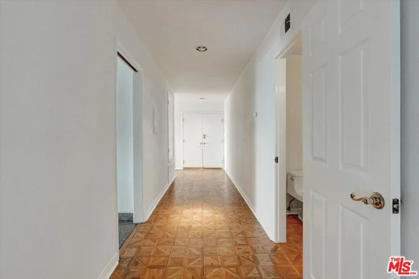 1140 Alta Loma Road #303 photo 3