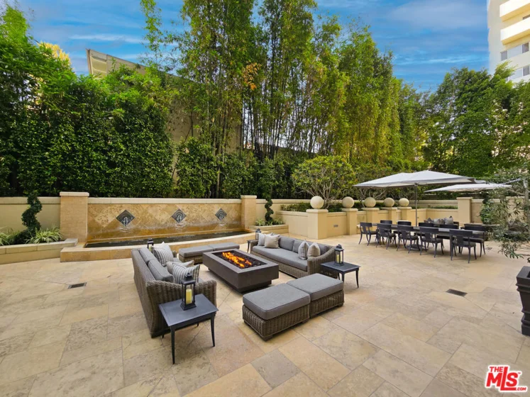 10727 Wilshire Boulevard #404 photo 45