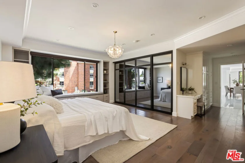 4460 Wilshire Boulevard #207 photo 41