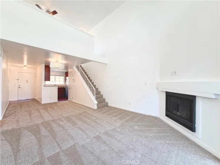 21500 Burbank #328 photo 15