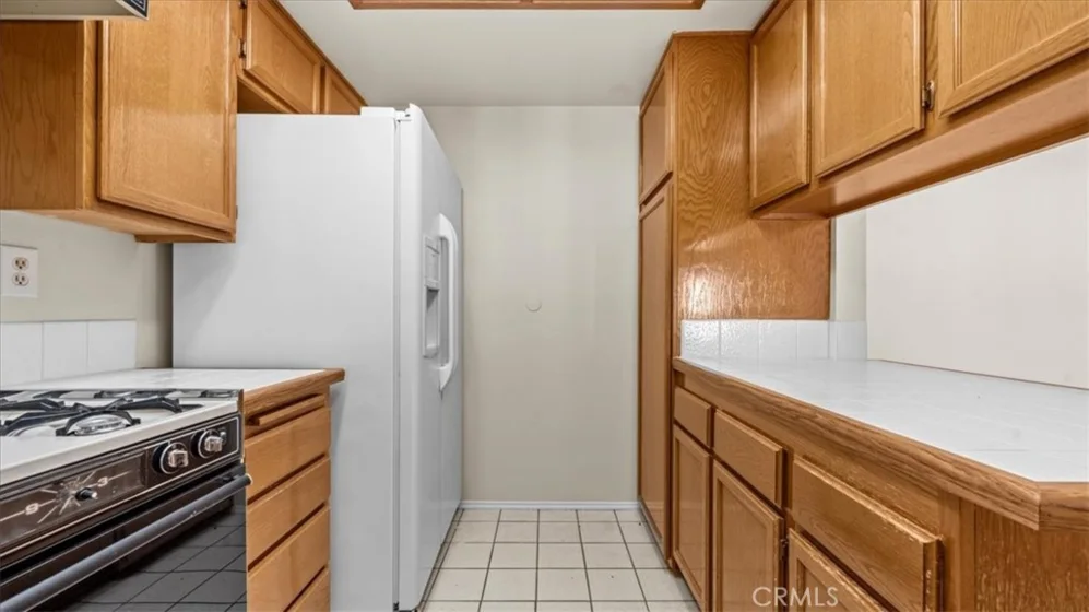 23506 Cambridge Road photo 15