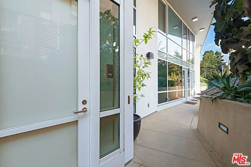 1705 Ocean Avenue ##107 photo 2