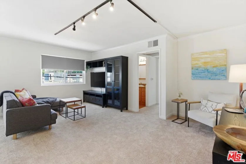 1015 E Spazier Avenue #205 photo 1