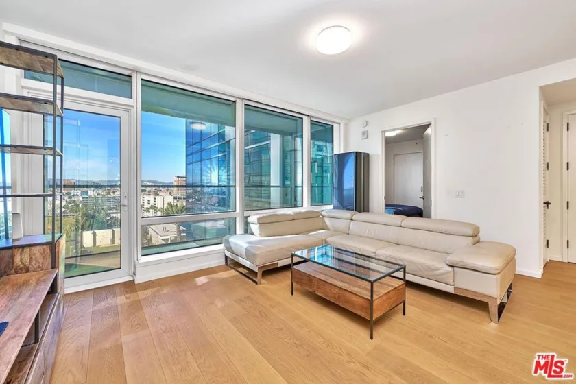 877 Francisco Street #1516 photo 8