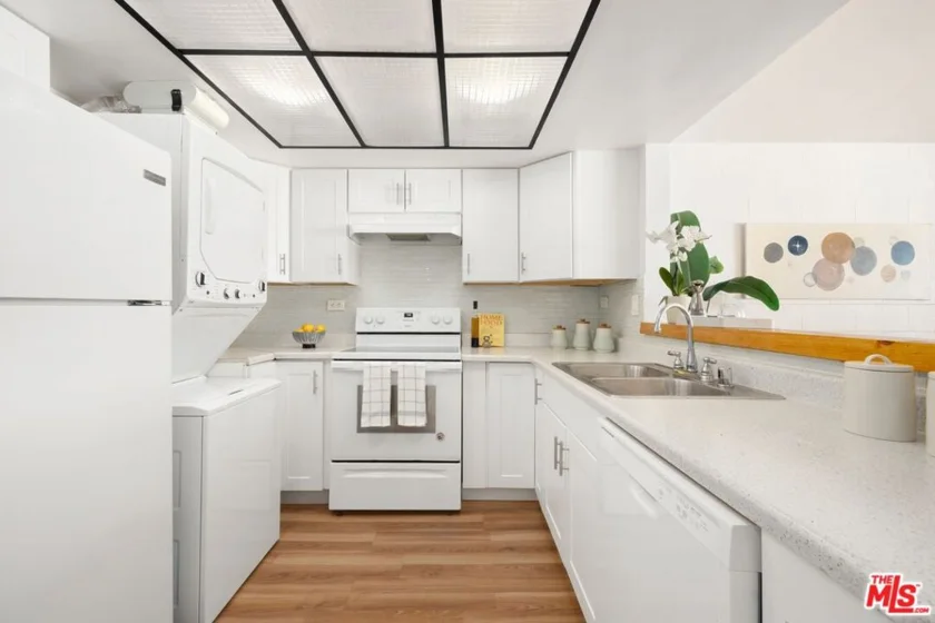 10966 Rochester Avenue #6B photo 7