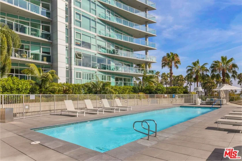 13600 Marina Pointe Drive #604 photo 28