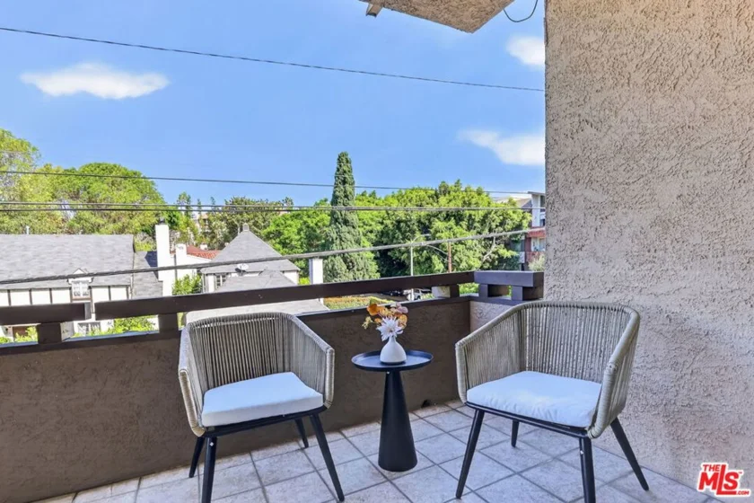 1509 Greenfield Avenue #207 photo 7