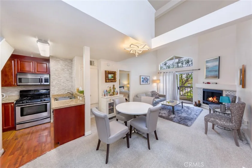 5515 Canoga Avenue #305 photo 1