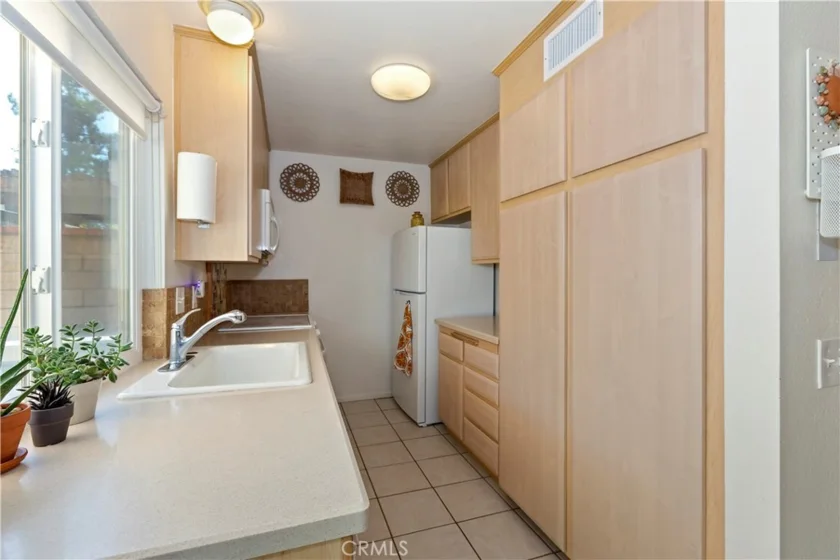 8714 Lincoln Avenue photo 15