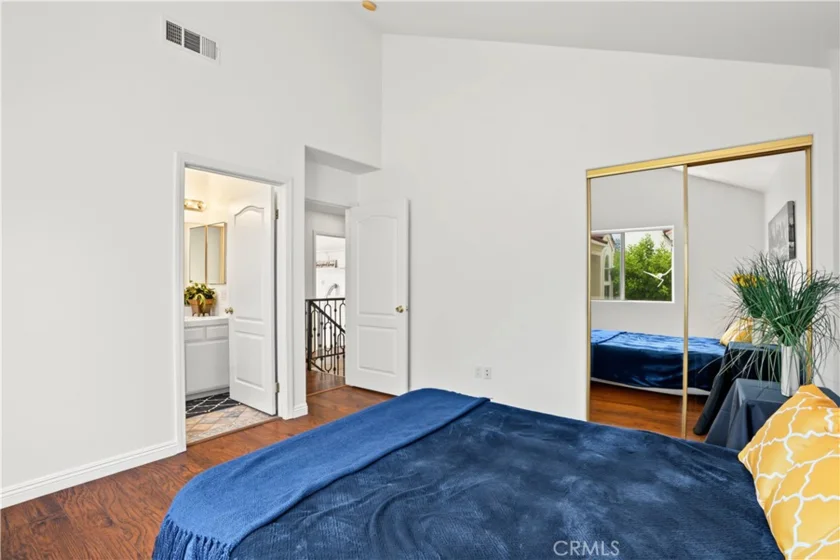 18334 Keswick Street photo 19