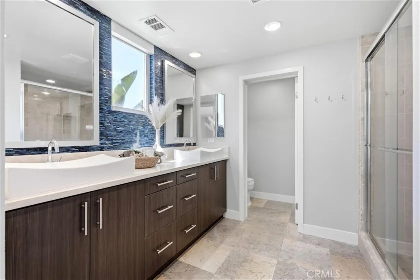 43 Gramercy photo 29