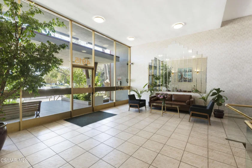 4915 Tyrone Avenue #125 photo 32