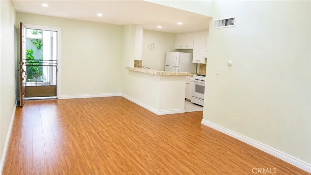 18645 Hatteras Street #206 photo 11