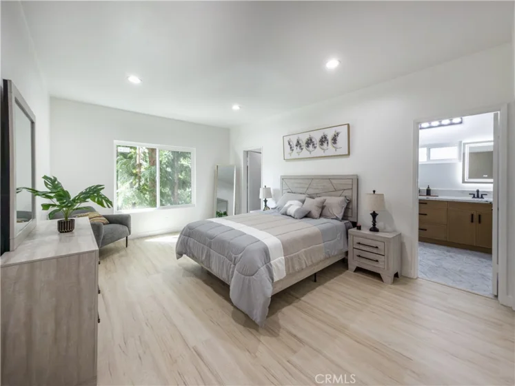 1944 Glendon Avenue #209 photo 38