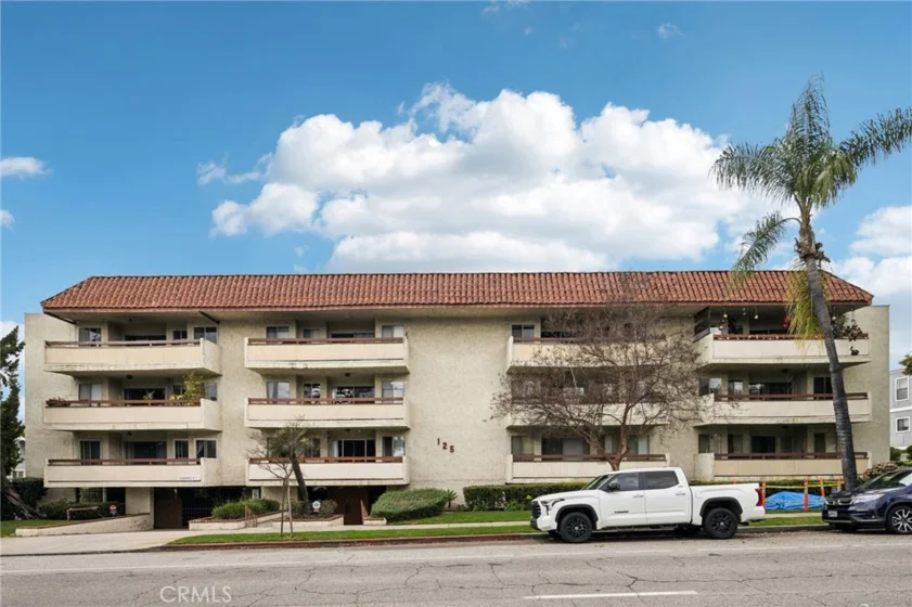 125 S Sierra Madre #215 photo 39