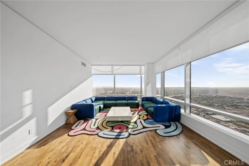 900 W Olympic Boulevard #46B photo 3