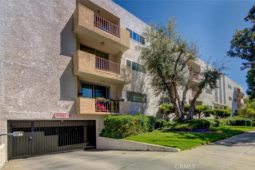 12955 Riverside Drive #209 photo 1