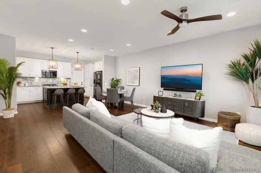 15947 Parkview Loop photo 1