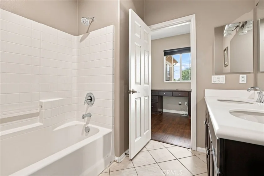 30580 Fox Sedge photo 27