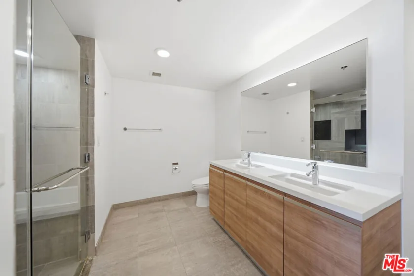 3785 Wilshire Boulevard #1607 photo 17