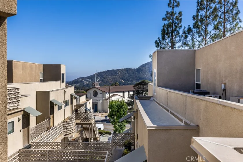 2915 Montrose Avenue #430 photo 18