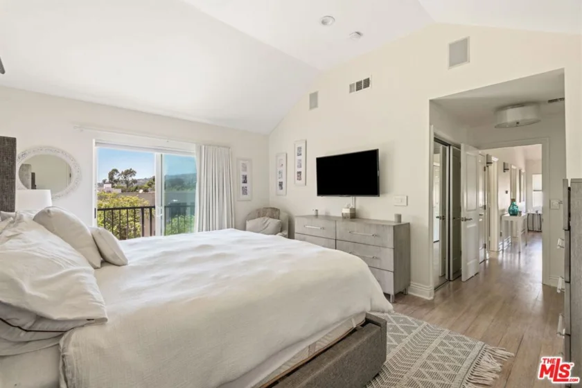 1010 N Curson Avenue #101 photo 19