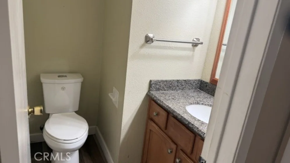 8188 Glengarry photo 21