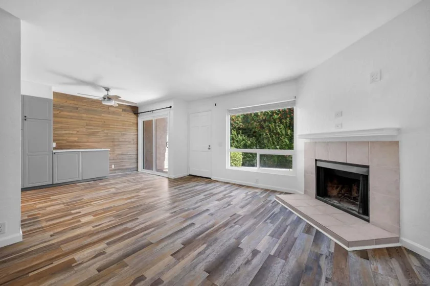 687 Ascot Drive #H photo 5
